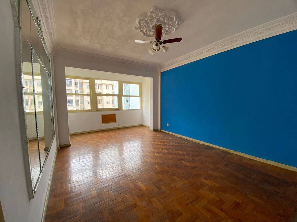 Imagens do imóveis Apartamento de Três Quartos no Bairro de Fátima no Centro do Rio de Janeiro