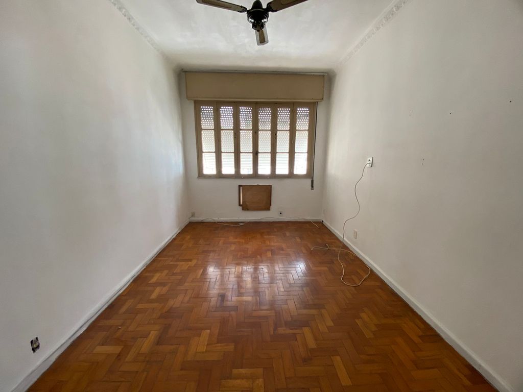 Imagens do imóveis Apartamento de Três Quartos no Bairro de Fátima no Centro do Rio de Janeiro