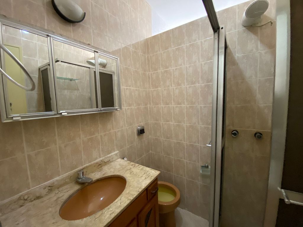 Imagens do imóveis Apartamento de Três Quartos no Bairro de Fátima no Centro do Rio de Janeiro