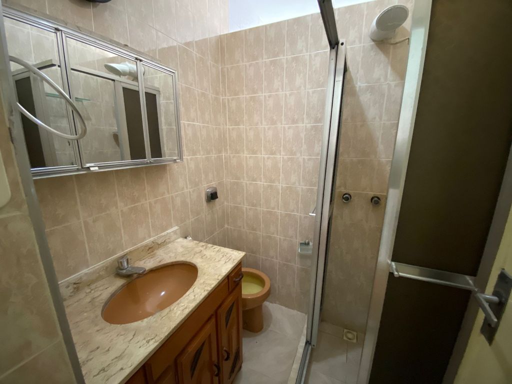 Imagens do imóveis Apartamento de Três Quartos no Bairro de Fátima no Centro do Rio de Janeiro