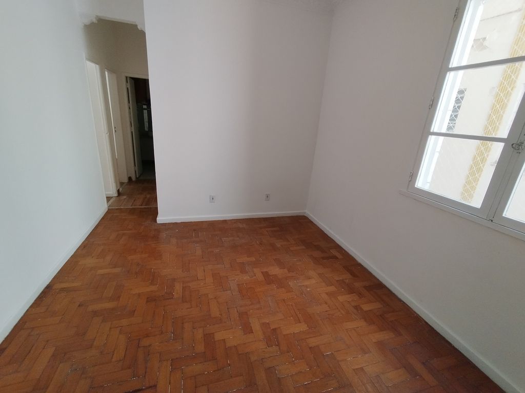 Imagens do imóveis Apartamento de Sala dois Quartos, área de serviços, em centro Rio de Janeiro