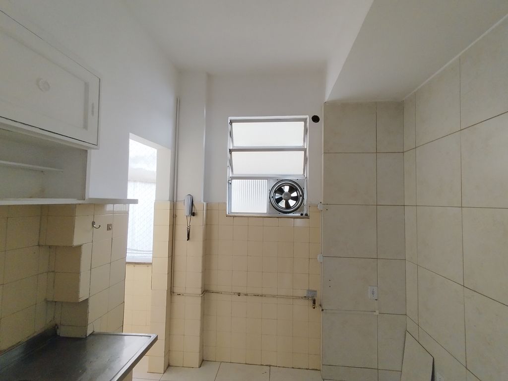 Imagens do imóveis Apartamento de Sala dois Quartos, área de serviços, em centro Rio de Janeiro