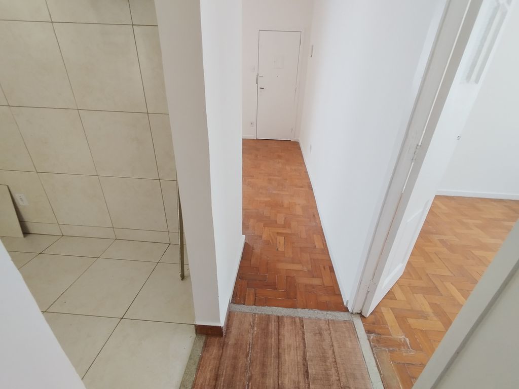 Imagens do imóveis Apartamento de Sala dois Quartos, área de serviços, em centro Rio de Janeiro