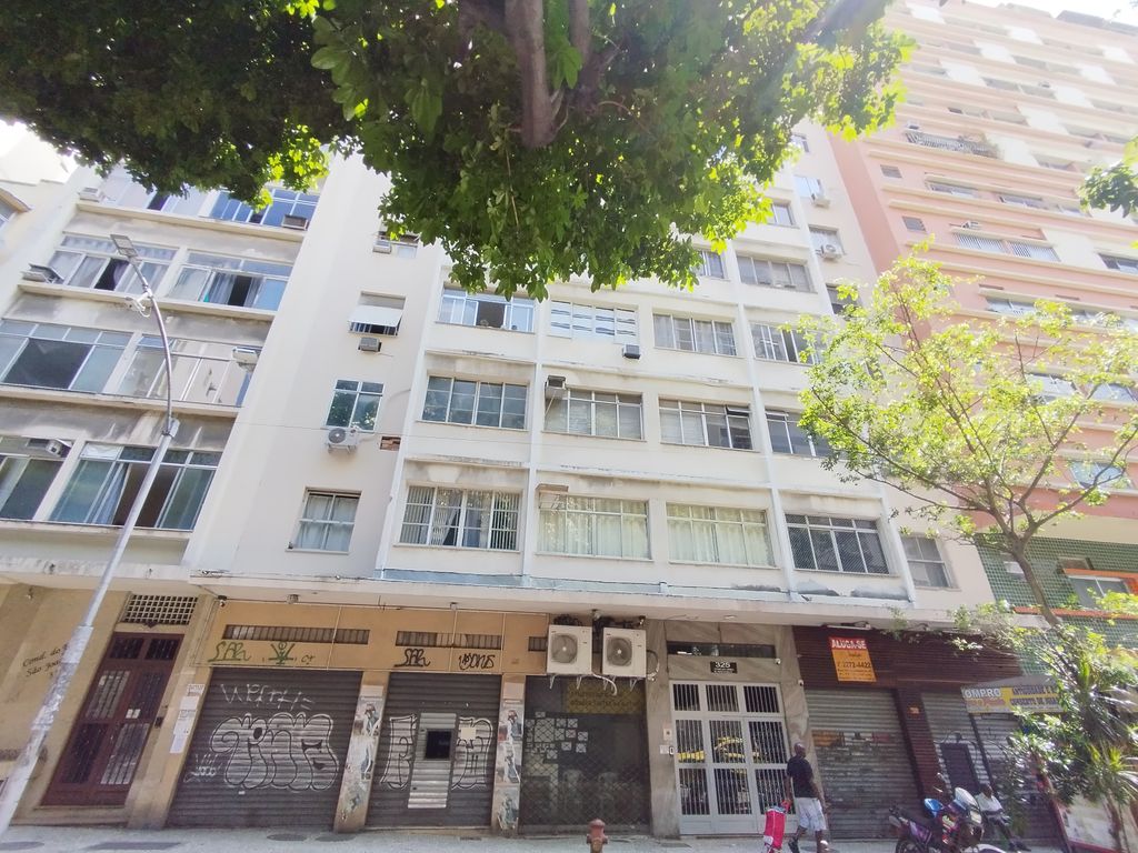 Imagens do imóveis Apartamento de Sala dois Quartos, área de serviços, em centro Rio de Janeiro