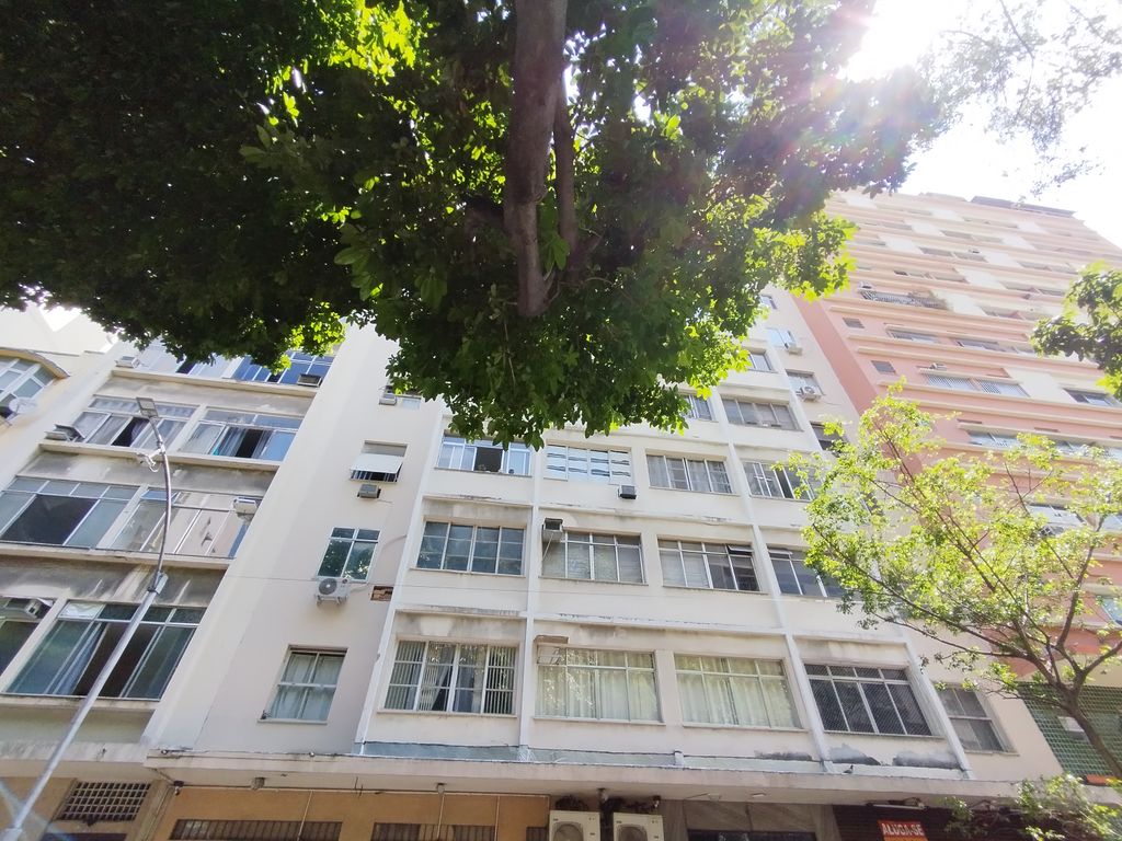 Imagens do imóveis Apartamento de Sala dois Quartos, área de serviços, em centro Rio de Janeiro