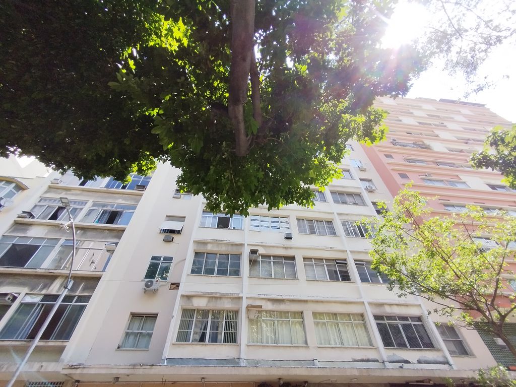 Imagens do imóveis Apartamento de Sala dois Quartos, área de serviços, em centro Rio de Janeiro