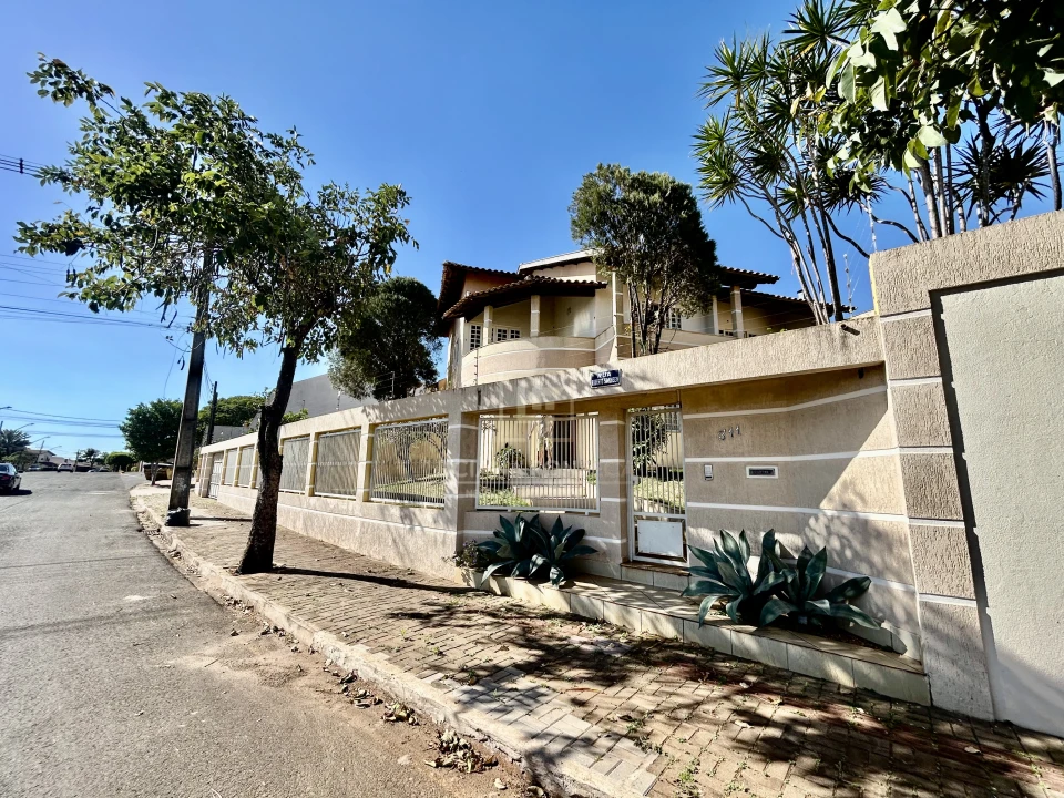 Imagens do imóveis Casa proximo à Av. Maringá