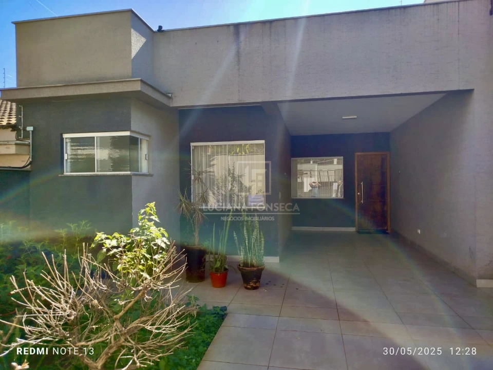 Imagens do imóveis Casa próximo ao Catuai com piscina