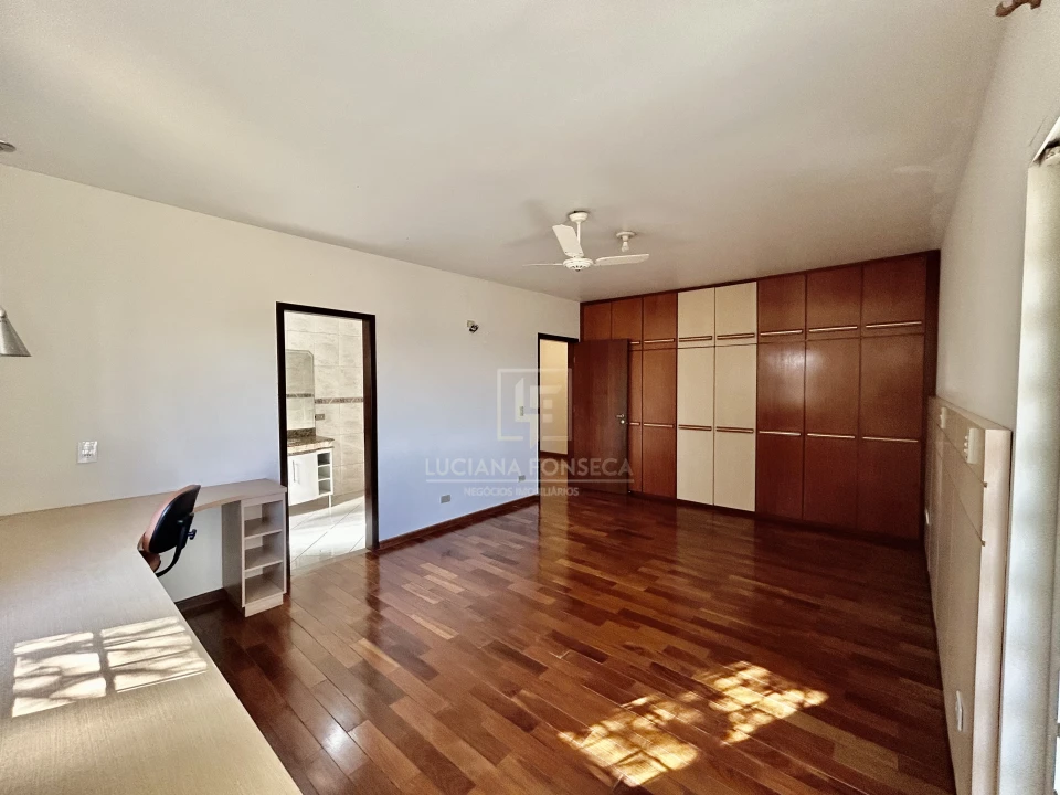 Imagens do imóveis Casa proximo à Av. Maringá