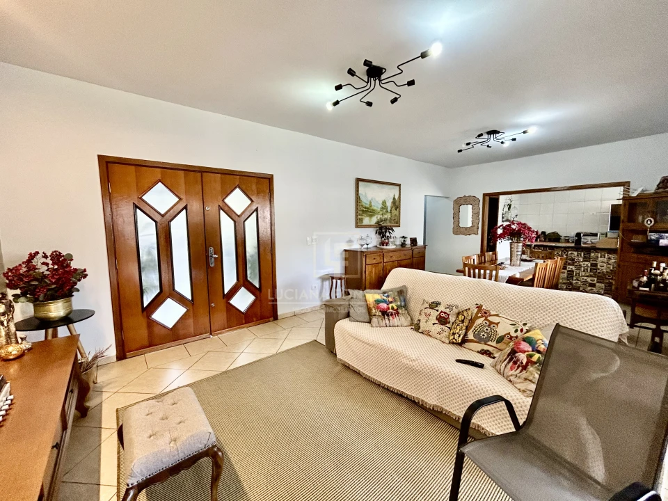 Casa à venda Jd. Itatiaia