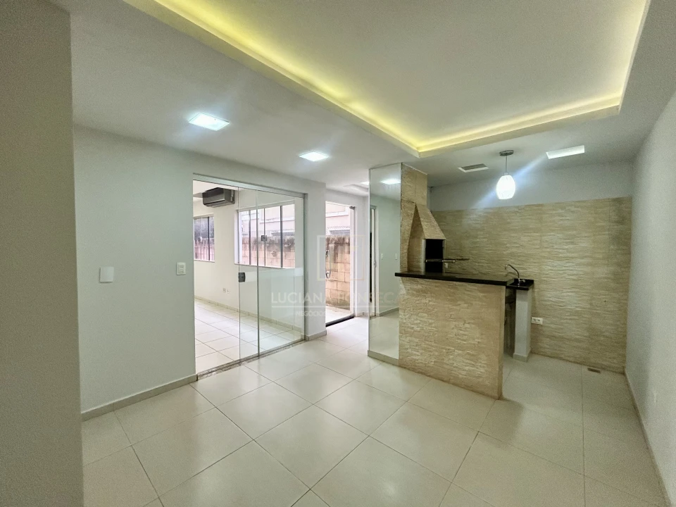 Sobrado Condominio Vila hipica Londrina vende