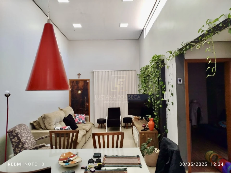 Imagens do imóveis Casa próximo ao Catuai com piscina