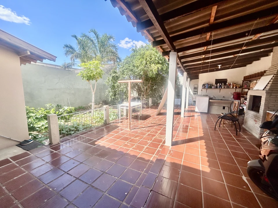 Imagens do imóveis casa Jd Bandeirantes à Venda