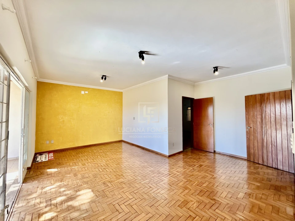 Imagens do imóveis Casa proximo à Av. Maringá