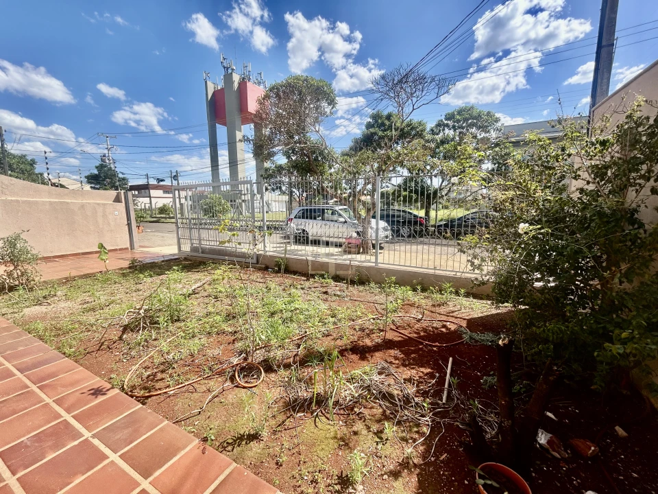 Imagens do imóveis casa Jd Bandeirantes à Venda