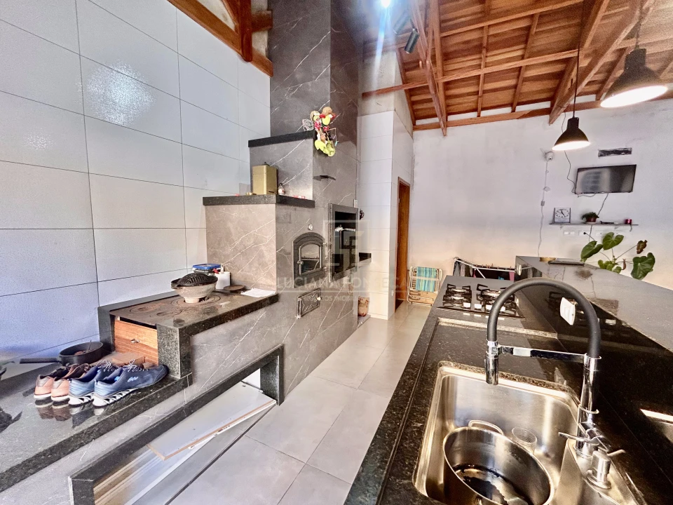 Imagens do imóveis Casa Com Piscina, Churrasqueira Locação