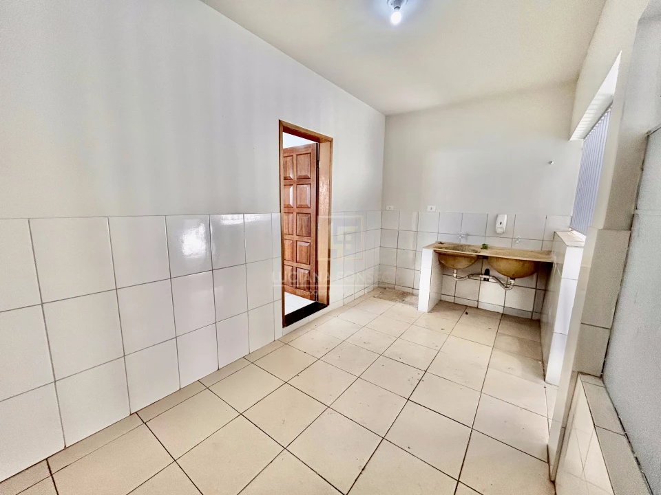 Imagens do imóveis Casa Comercial próximo à Avenida Inglaterra