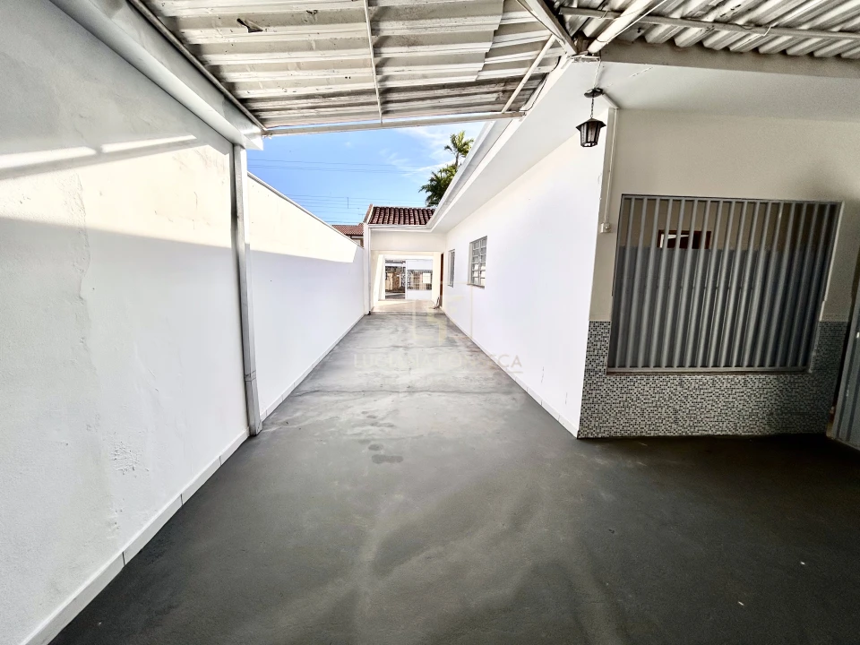 Imagens do imóveis Casa Comercial próximo à Avenida Inglaterra