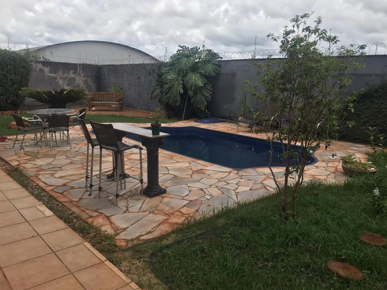 Imagens do imóveis CASA ASSOBRADADA