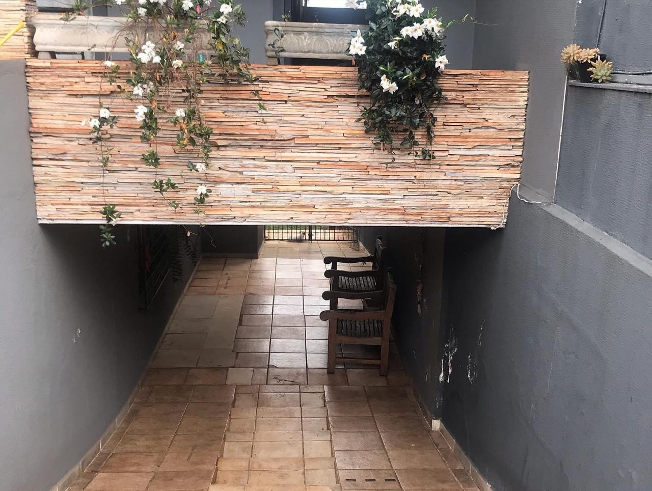 Imagens do imóveis CASA ASSOBRADADA