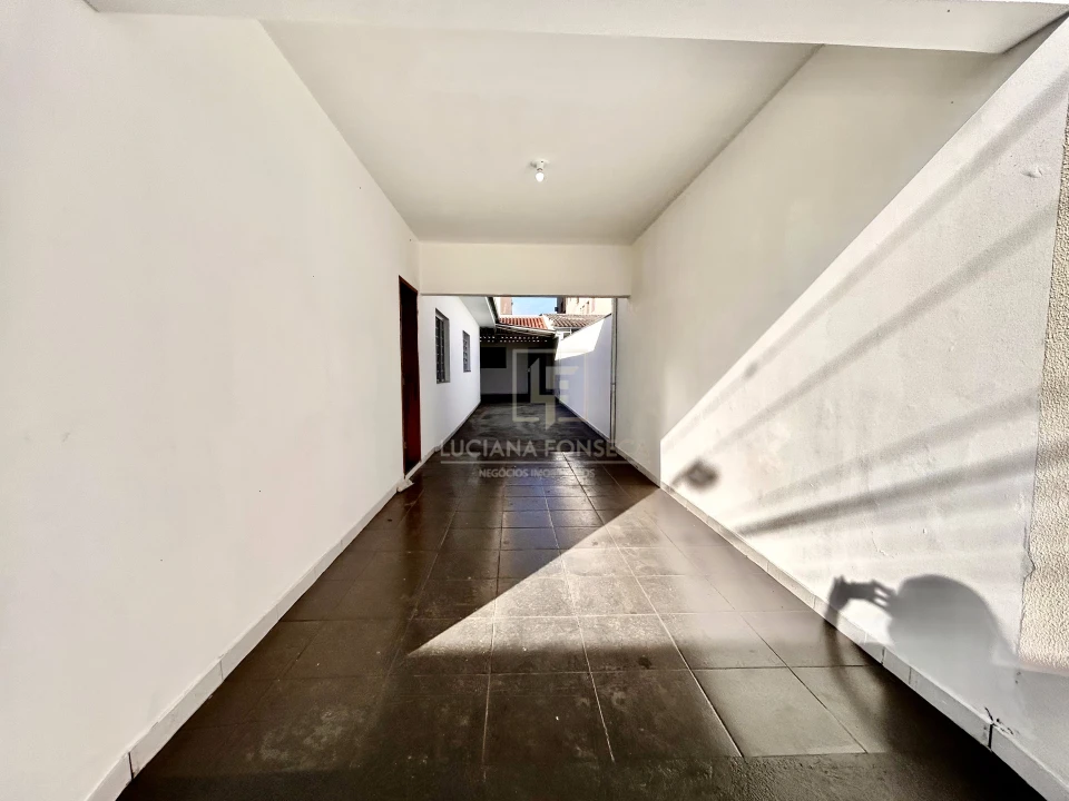 Imagens do imóveis Casa Comercial próximo à Avenida Inglaterra