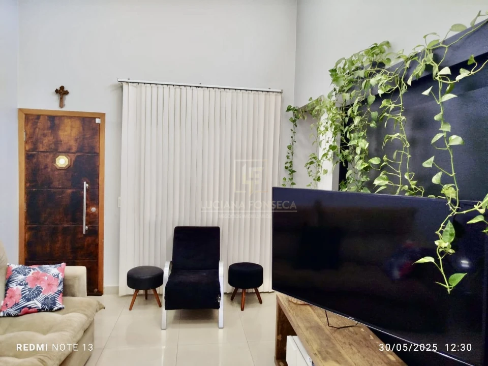 Imagens do imóveis Casa próximo ao Catuai com piscina