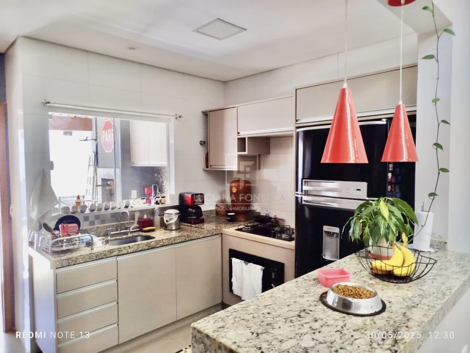 Imagens do imóveis Casa próximo ao Catuai com piscina