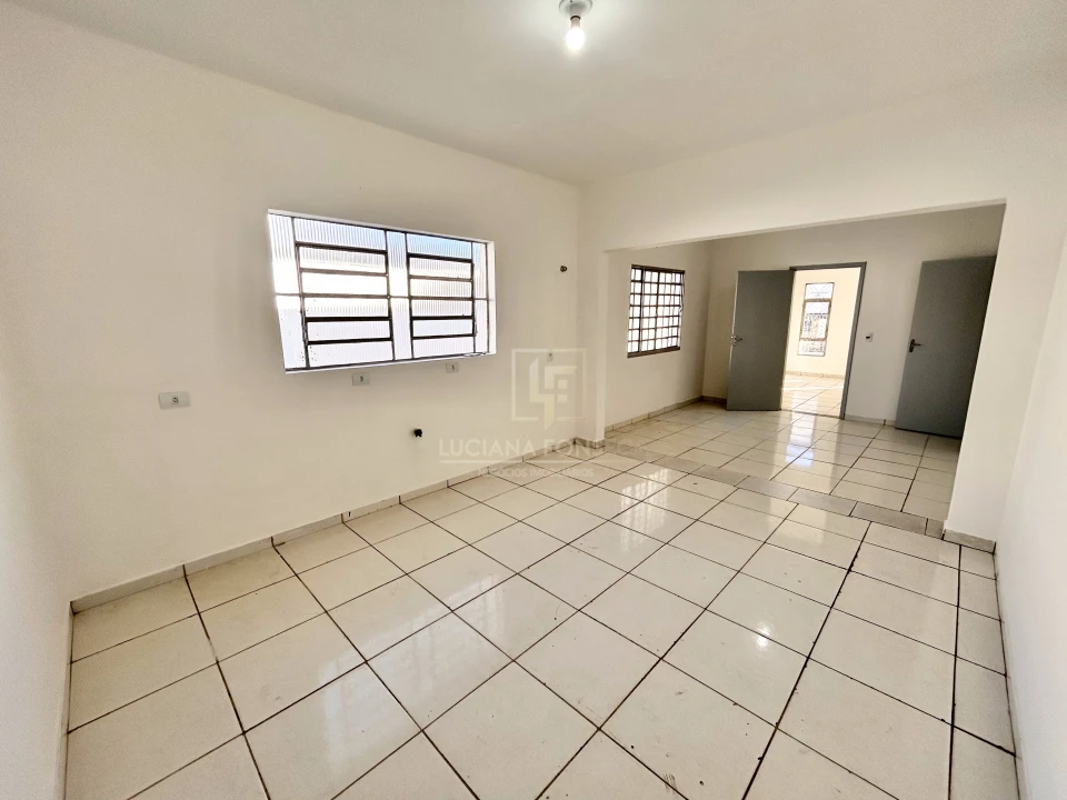 Imagens do imóveis Casa Comercial próximo à Avenida Inglaterra