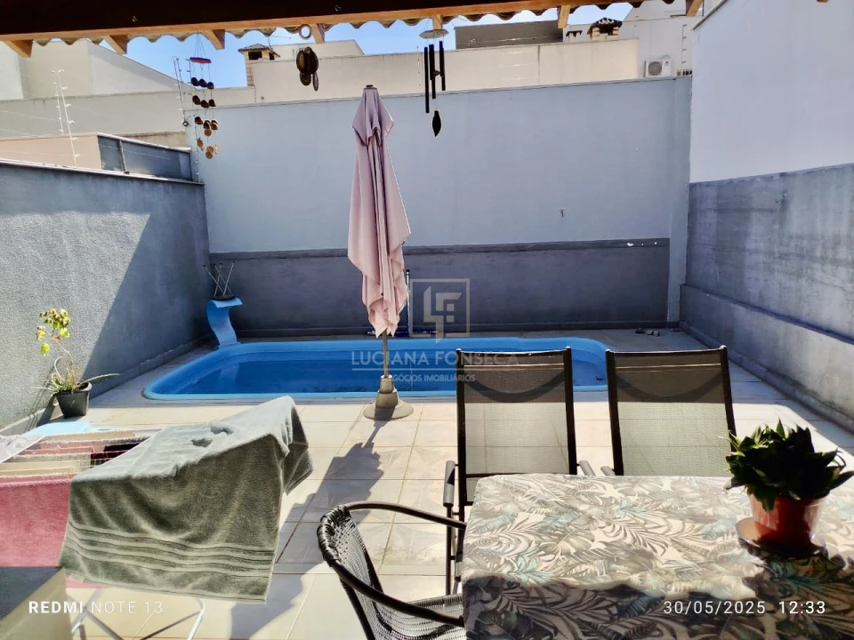 Imagens do imóveis Casa próximo ao Catuai com piscina