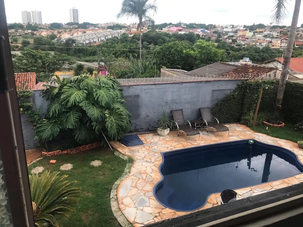 Imagens do imóveis CASA ASSOBRADADA
