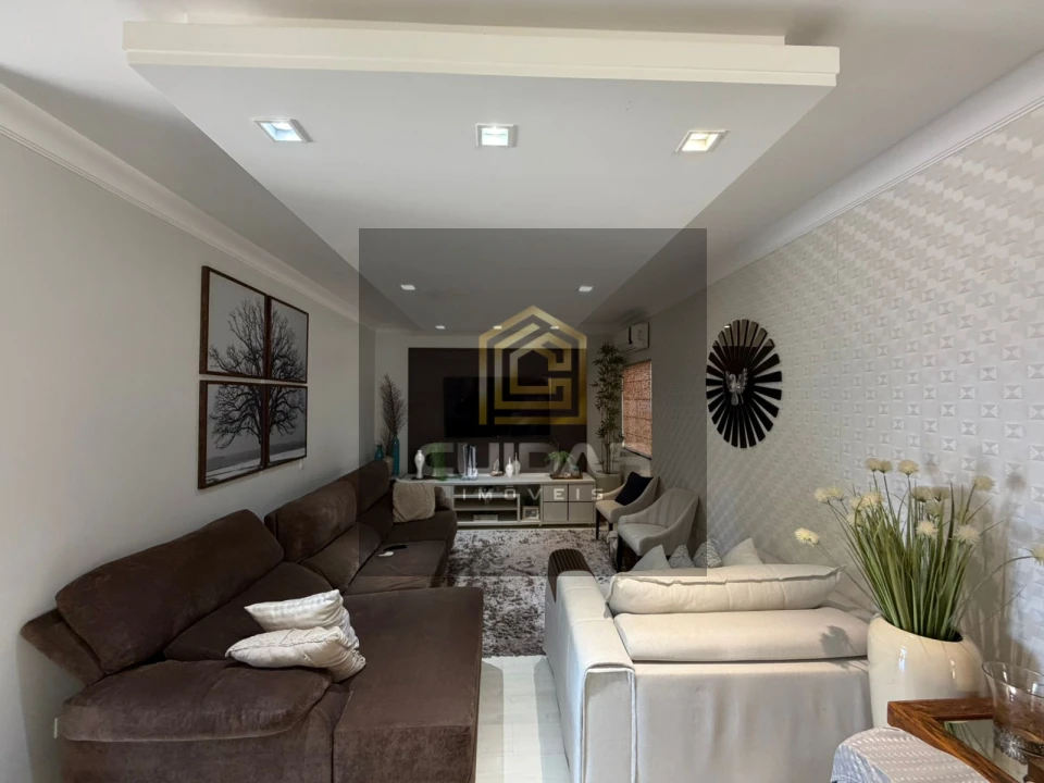 Imagens do imóveis Linda casa condomínio Royal Forest