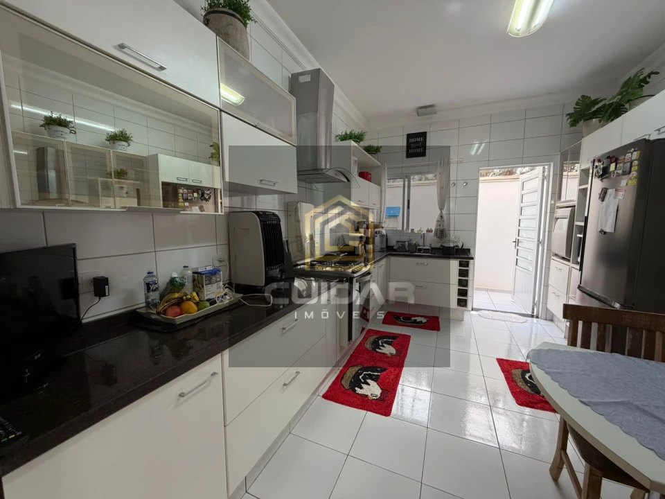 Imagens do imóveis Linda casa condomínio Royal Forest