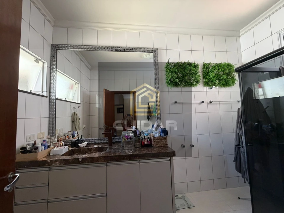 Imagens do imóveis Linda casa condomínio Royal Forest