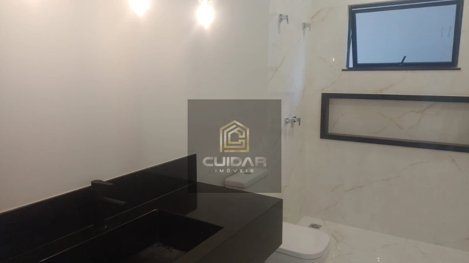 Imagens do imóveis Casa sobrado com 03 suítes