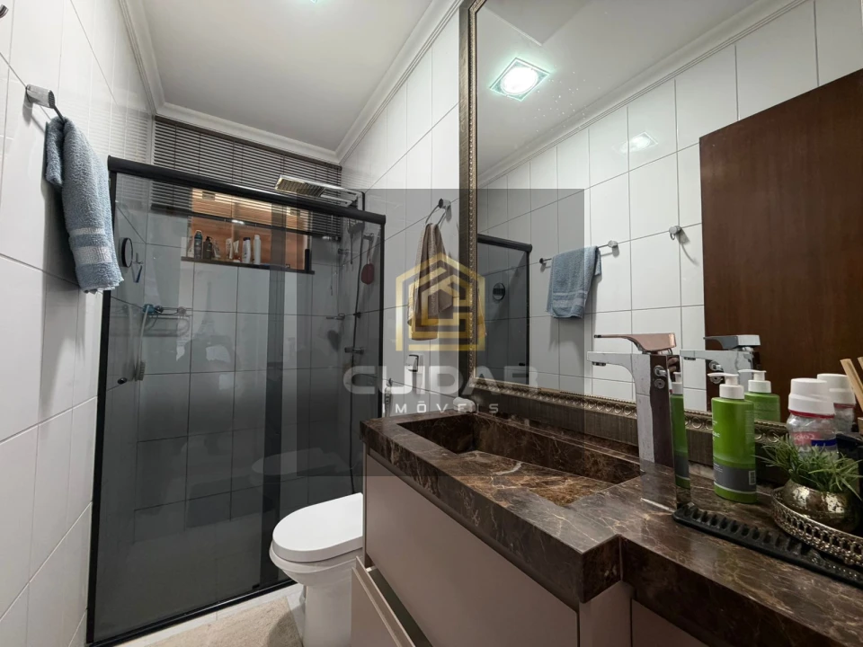 Imagens do imóveis Linda casa condomínio Royal Forest