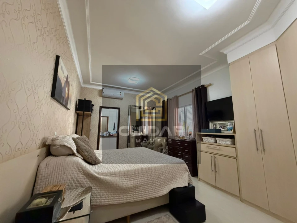 Imagens do imóveis Linda casa condomínio Royal Forest