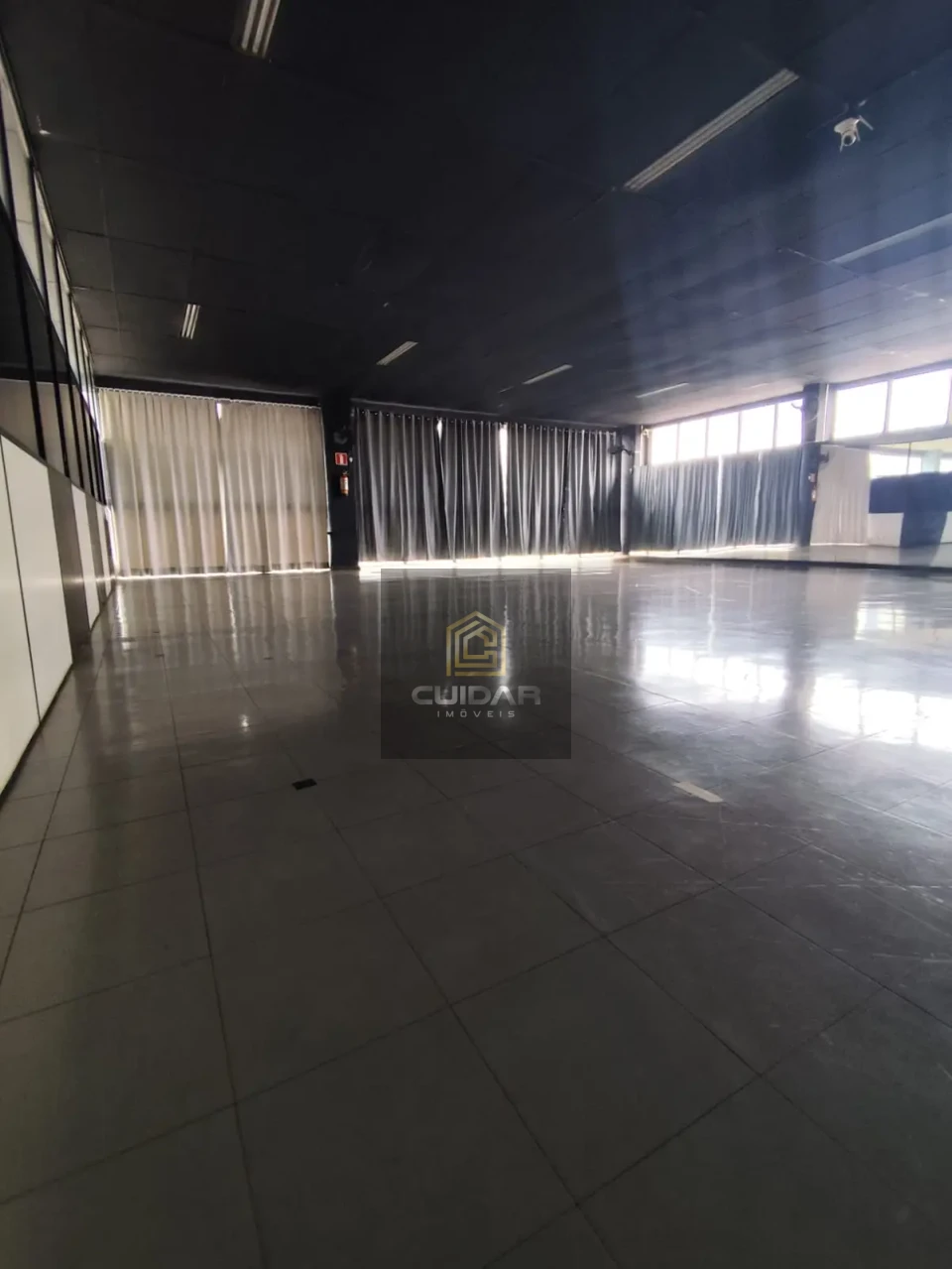 Imagens do imóveis Sala Comercial para locação sobre loja