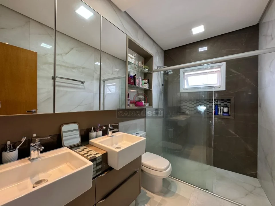 Imagens do imóveis Casa à venda 4 Quartos, 4 Suítes, 4 Vagas, 500M², Condomínio Sun Lake, Londrina - PR