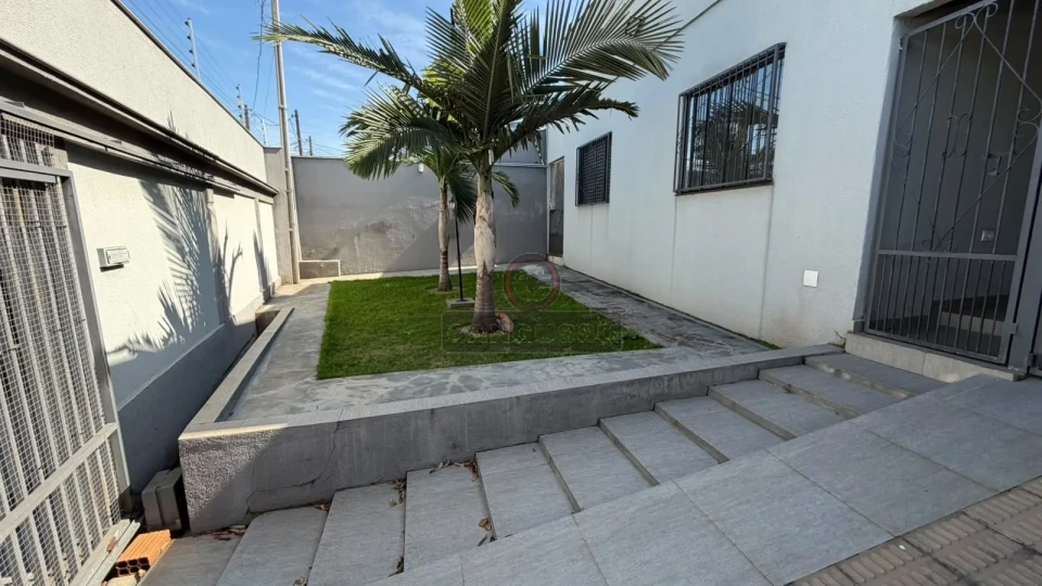Imagens do imóveis Casa à Venda Próxima ao Autódromo e Estádio do Café