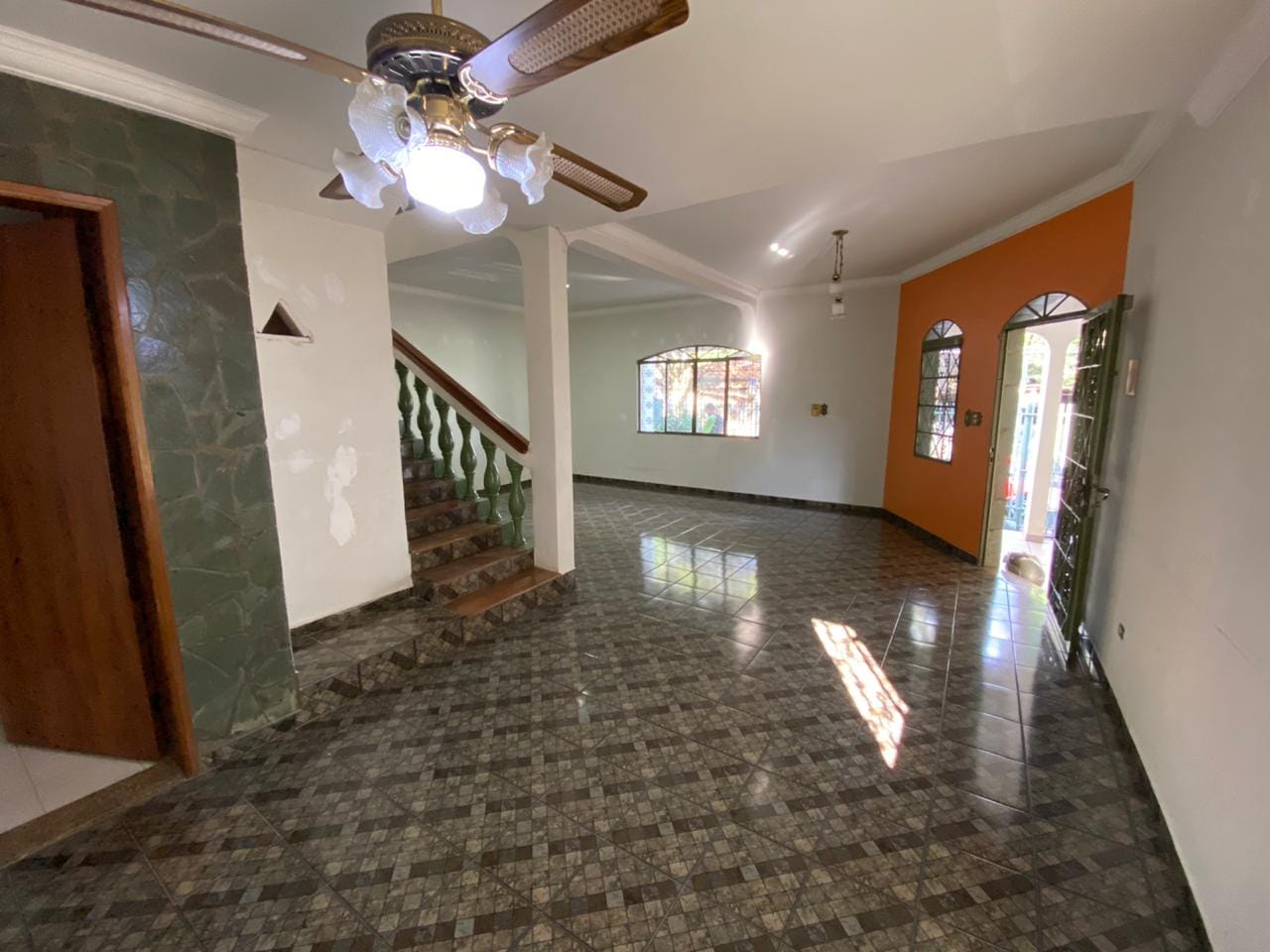 Imagens do imóveis Sobrado à venda e para locação, Londrina, PR