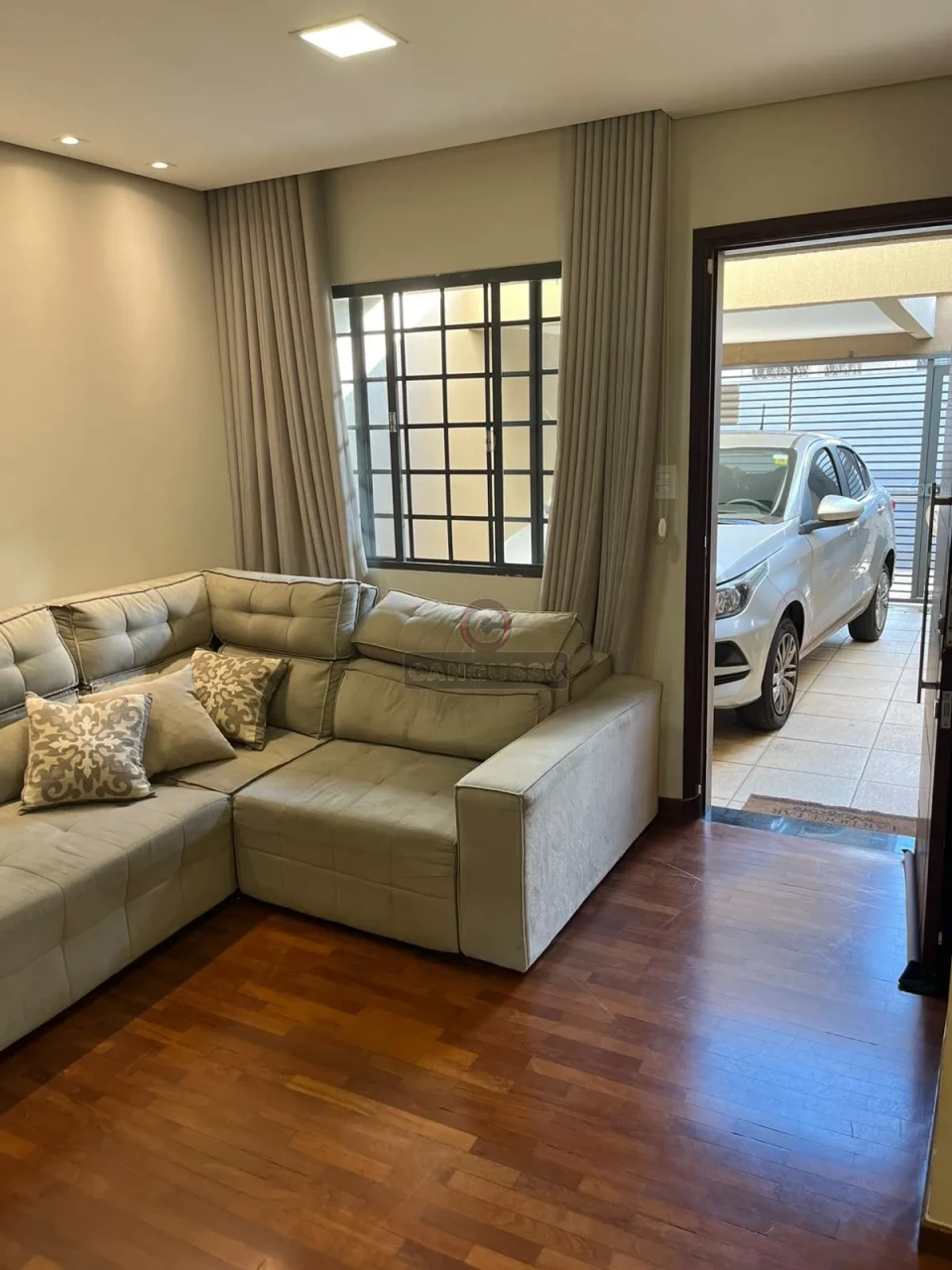 Imagens do imóveis Casa à Venda no Centro – 3 Dormitórios, Suíte e Planejados
