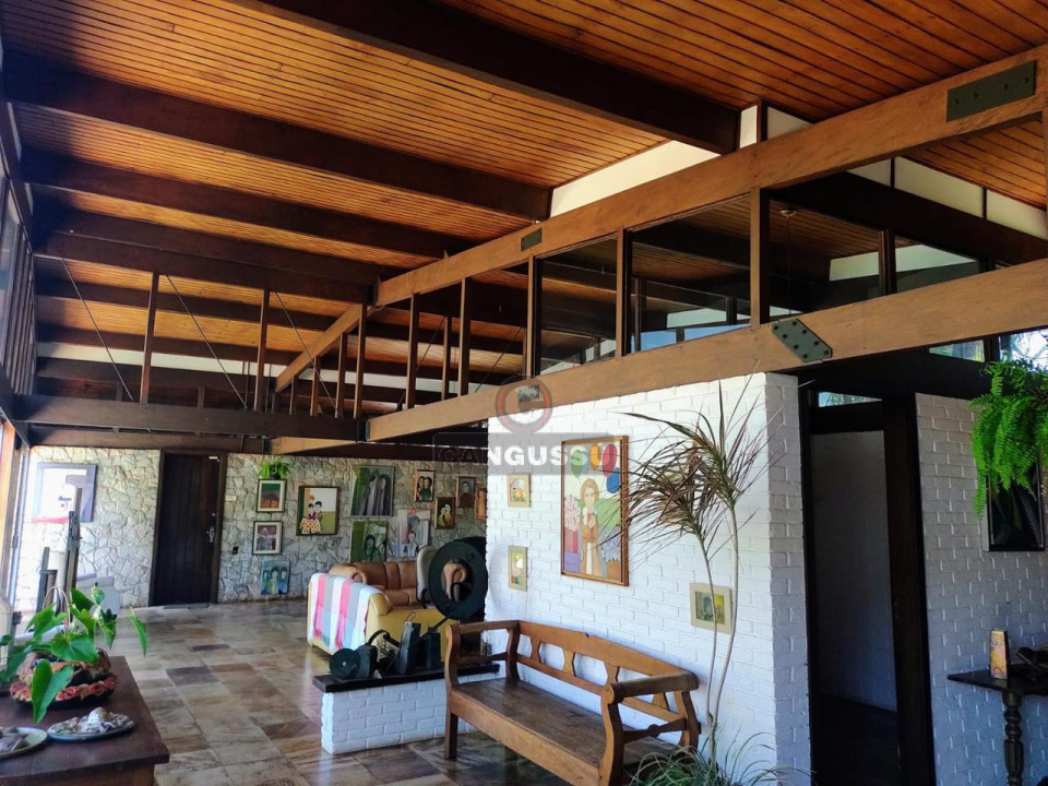 Imagens do imóveis Ampla Propriedade com Casa de Alto Padrão no Jardim Caravelle à venda
