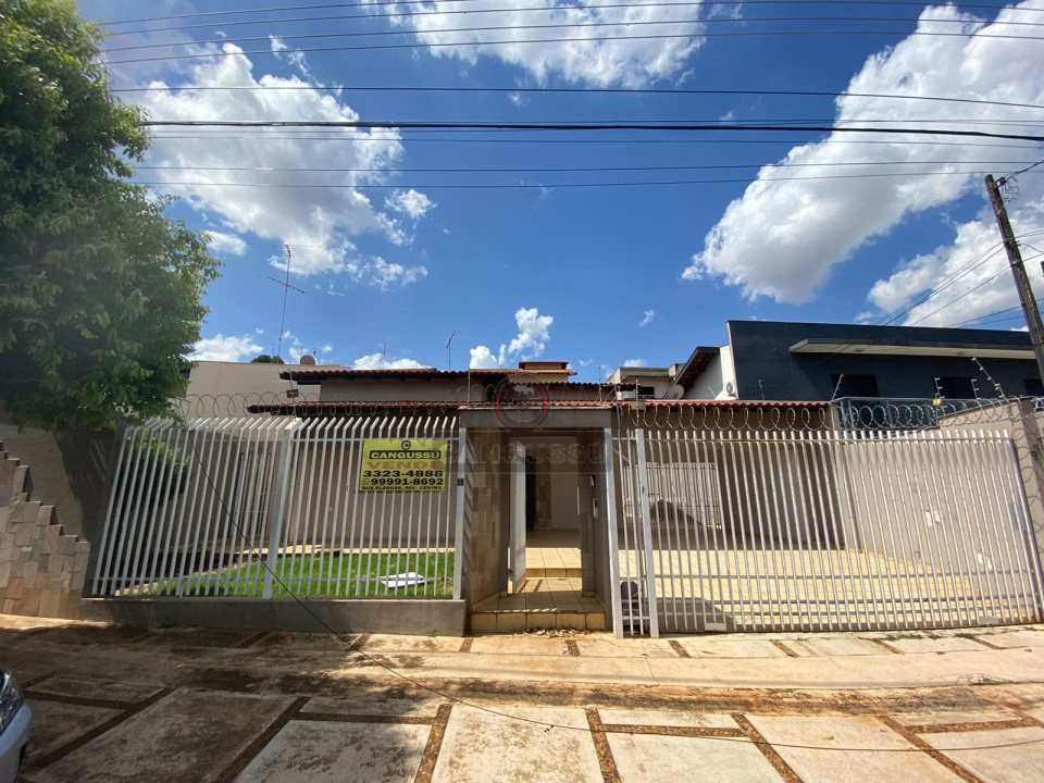 Imagens do imóveis Casa à venda 3 Quartos, 1 Suite, 4 Vagas, 352.12M², Hedy, Londrina - PR