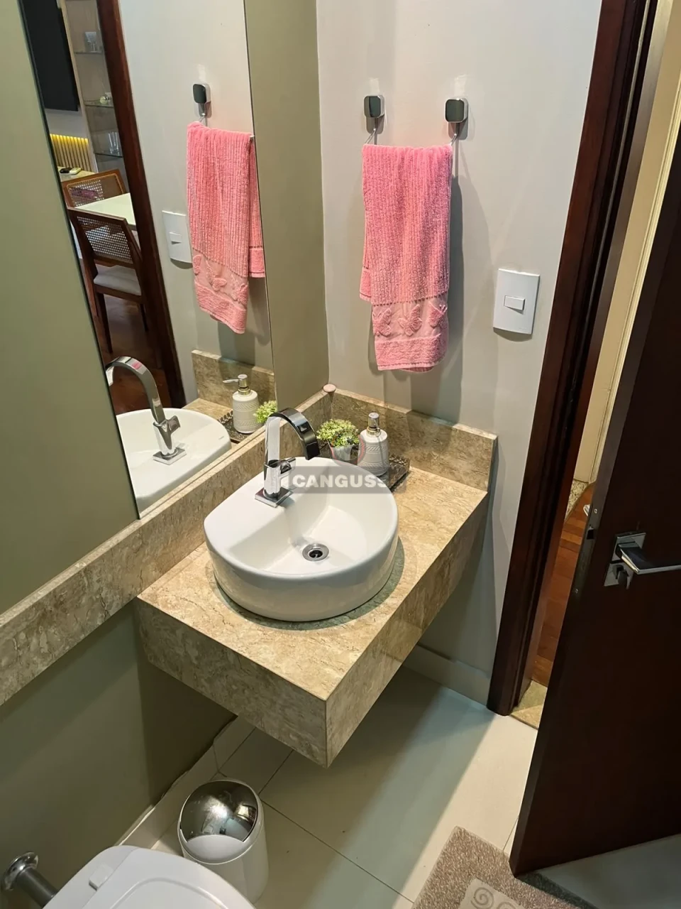Imagens do imóveis Casa à Venda no Centro – 3 Dormitórios, Suíte e Planejados