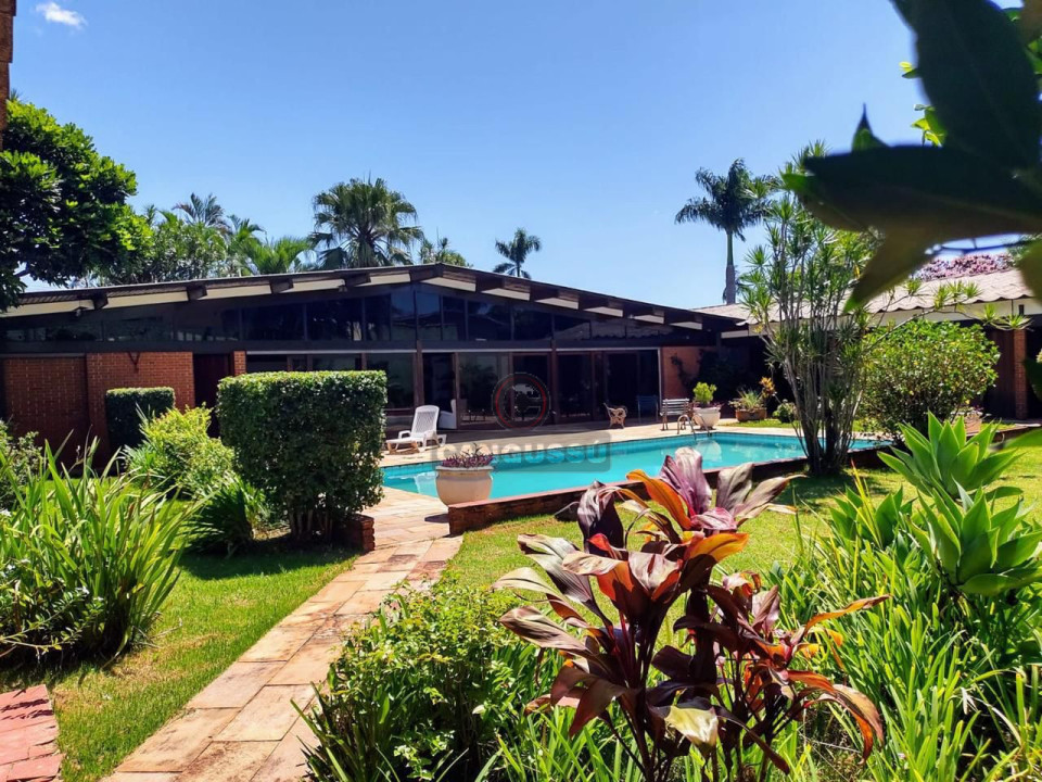 Imagens do imóveis Ampla Propriedade com Casa de Alto Padrão no Jardim Caravelle à venda