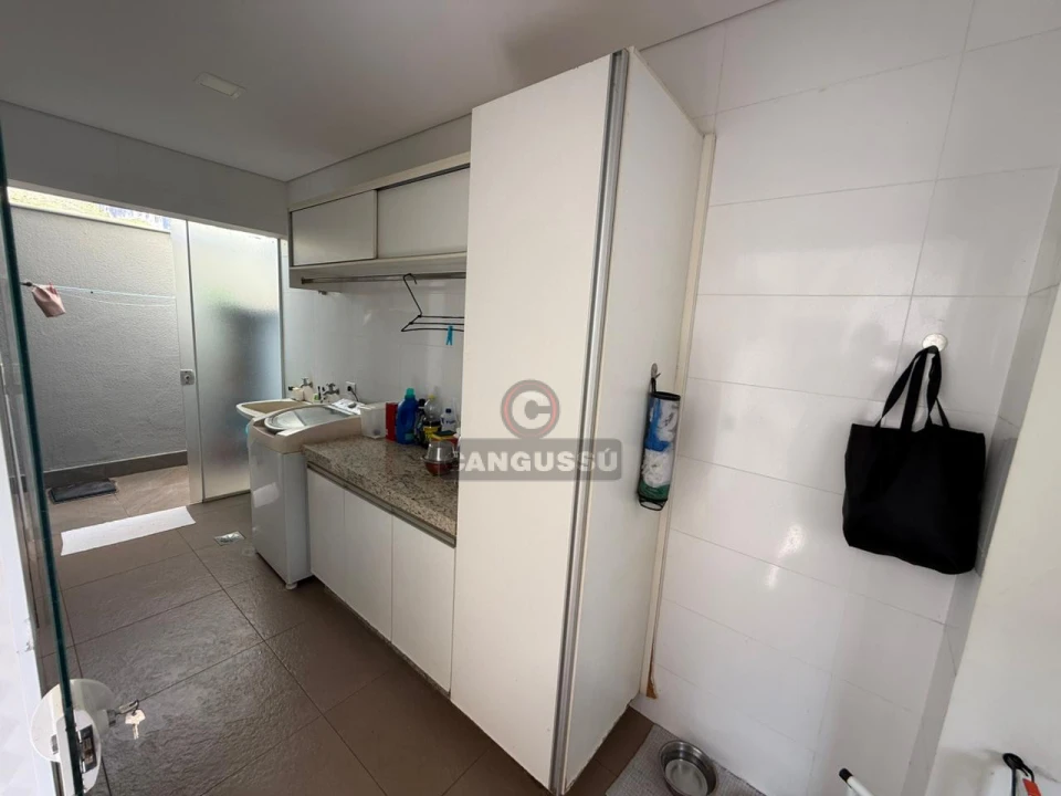 Imagens do imóveis Casa à venda no Condomínio Sun Lake