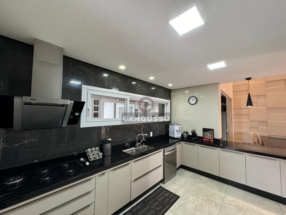 Imagens do imóveis Casa à venda 4 Quartos, 4 Suítes, 4 Vagas, 500M², Condomínio Sun Lake, Londrina - PR