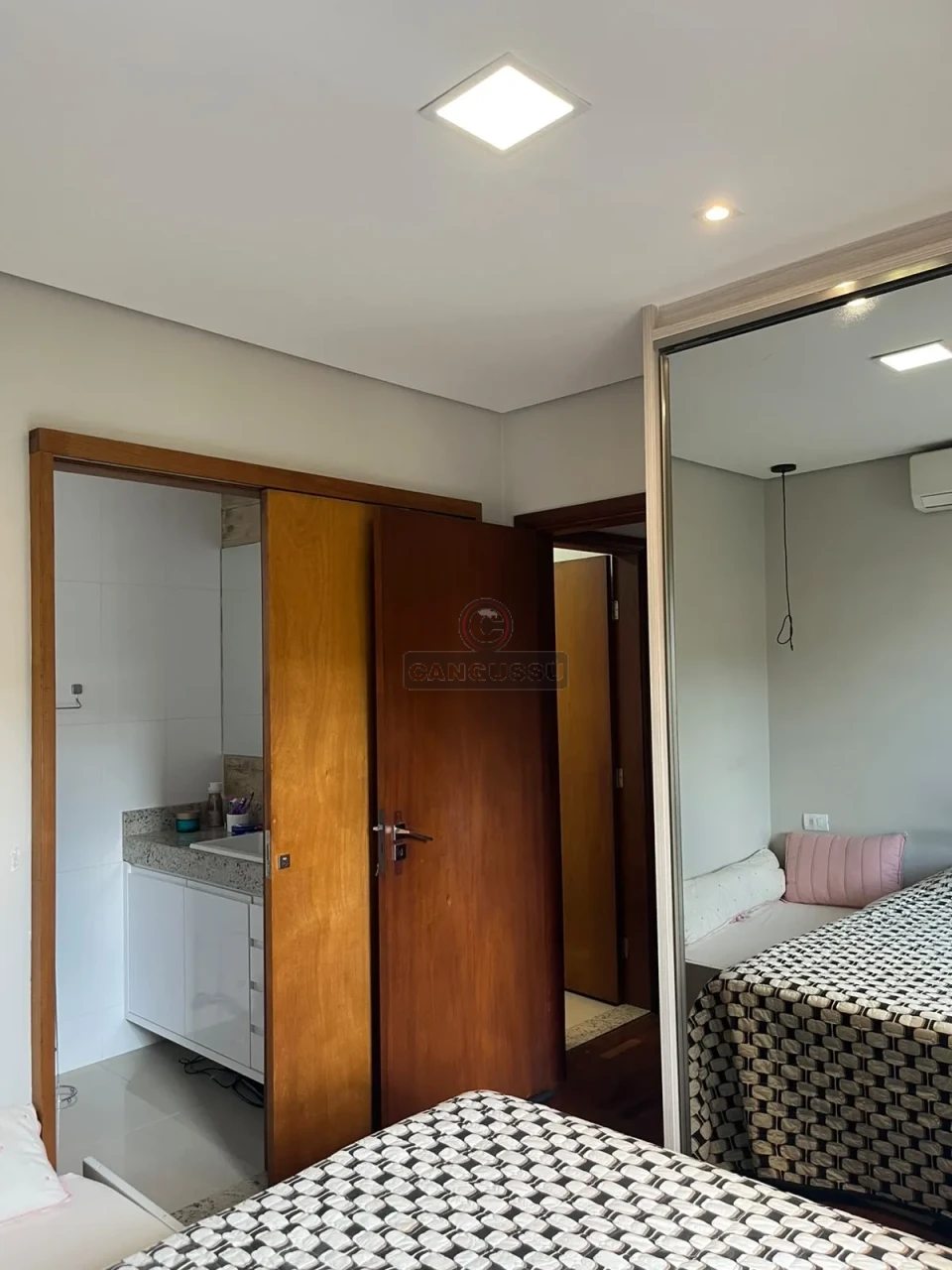 Imagens do imóveis Casa à Venda no Centro – 3 Dormitórios, Suíte e Planejados