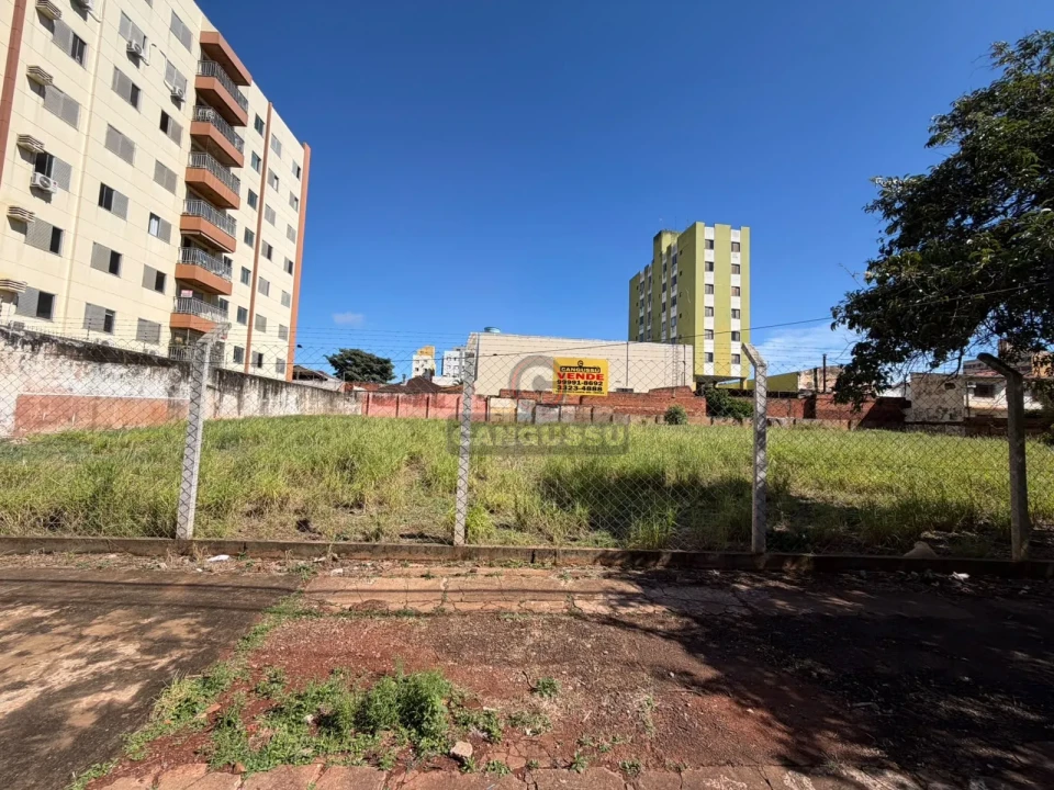 Imagens do imóveis Terreno Comercial de 480 m² à Venda Rua Rebouças  Excelente Localização