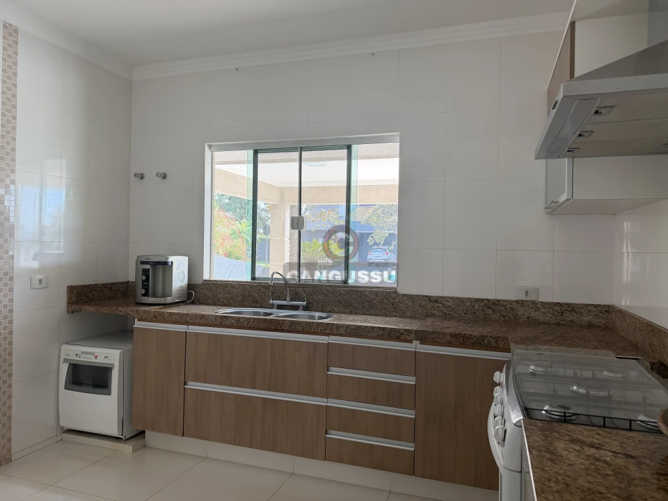 Imagens do imóveis Casa para locação no condomínio sun lake
